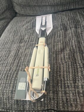 NEW Mr.Bar-B-Q 3 Piece Stainless Steel Grill Set Long Fork/Tongs/4-in-1 Spatula